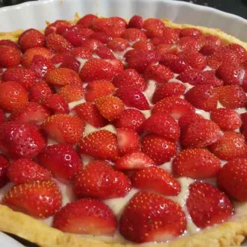 Tarte aux fraises sur sa crème vanillée