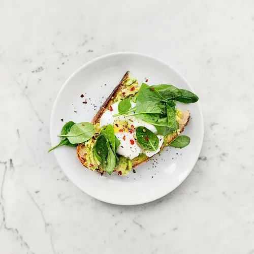 Avocado toast à l'oeuf poché