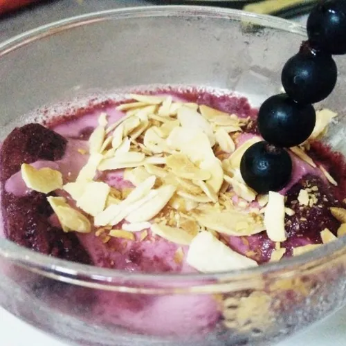 Dessert léger au cassis et biscuits