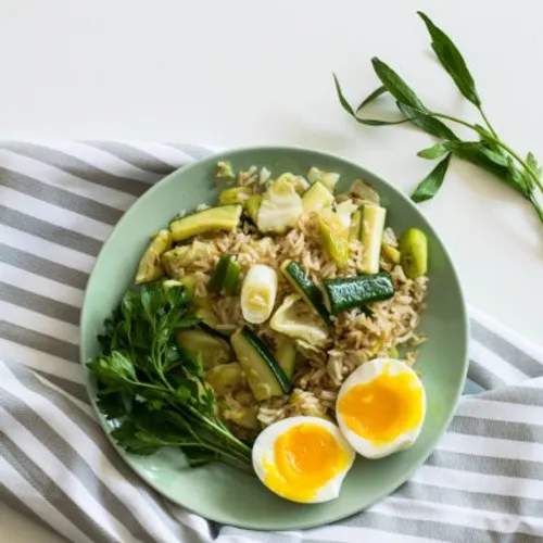 Riz complet aux courgettes et oeuf mollet