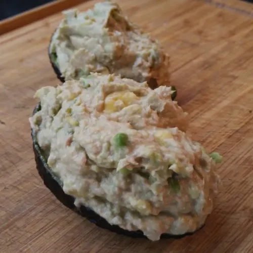 Avocats citronnés au thon