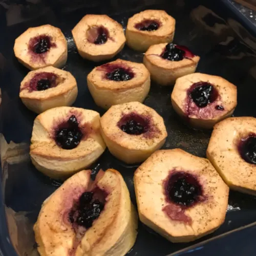 Pomme cuite à la myrtille