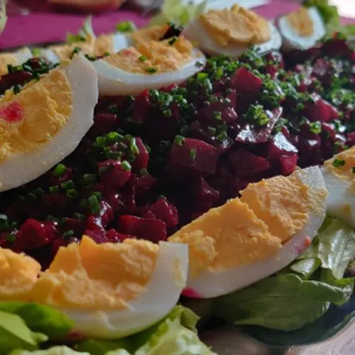 Salade de betteraves rouges et oeufs