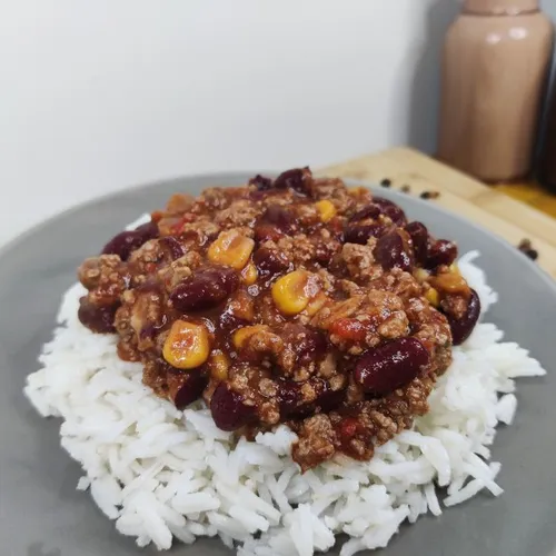 Chili con carne accompagné de son riz