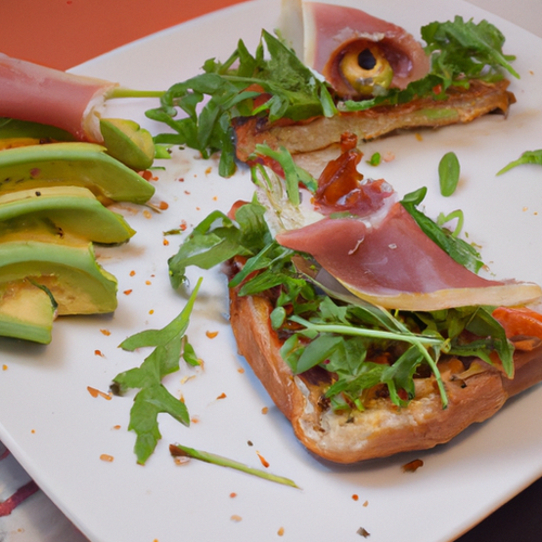 Avocado toast au jambon cru et à la roquette