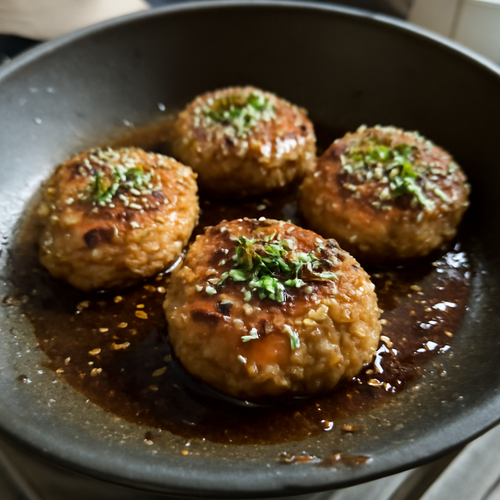Tsukune grillé au sésame: un délice japonais